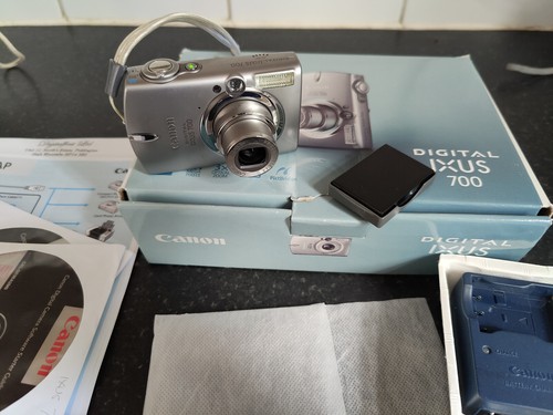 Canon ixus 700 megapixel - ixus,